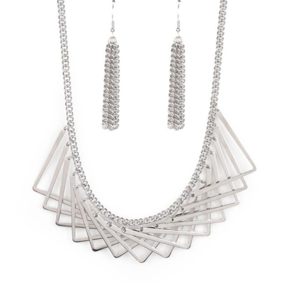 Metro Mirage Necklace - Picture 2 of 3